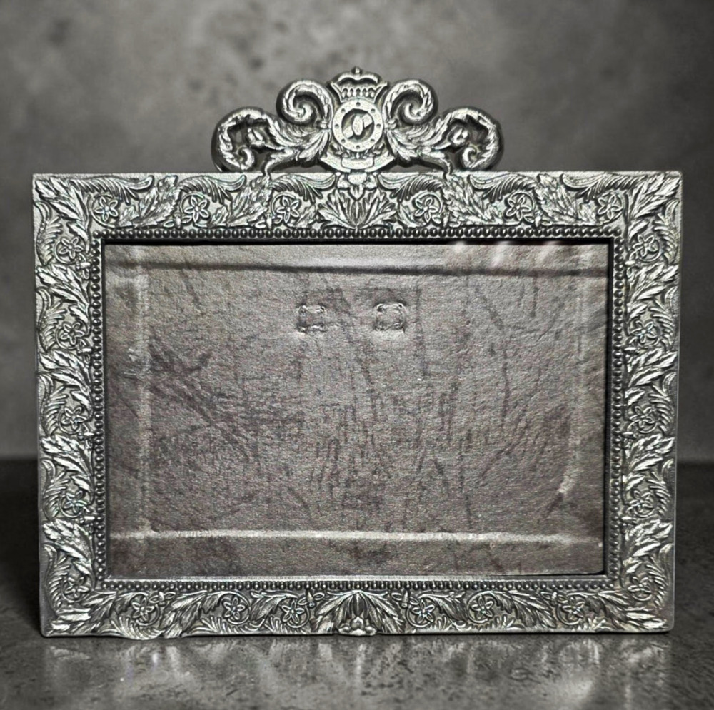 Ornate Silver Metal Freestanding Floral Picture Frame, 4x5 L, 1 Photo Vtg . .